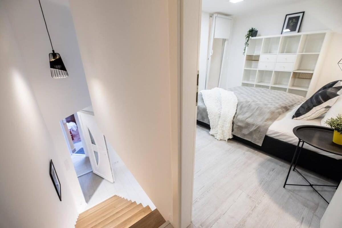Renovated Design Apartment Close To The Danube Будапеща Екстериор снимка