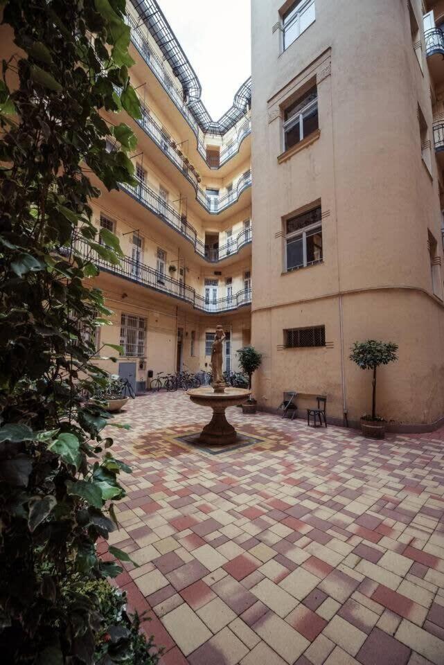 Renovated Design Apartment Close To The Danube Будапеща Екстериор снимка
