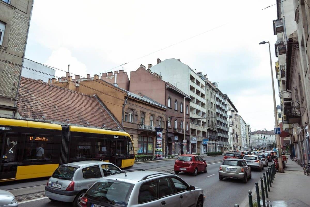 Renovated Design Apartment Close To The Danube Будапеща Екстериор снимка