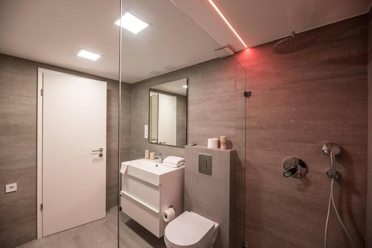 Renovated Design Apartment Close To The Danube Будапеща Екстериор снимка