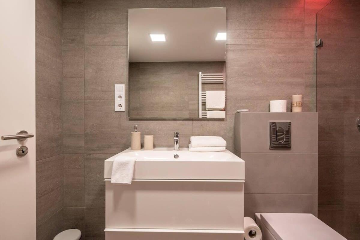 Renovated Design Apartment Close To The Danube Будапеща Екстериор снимка