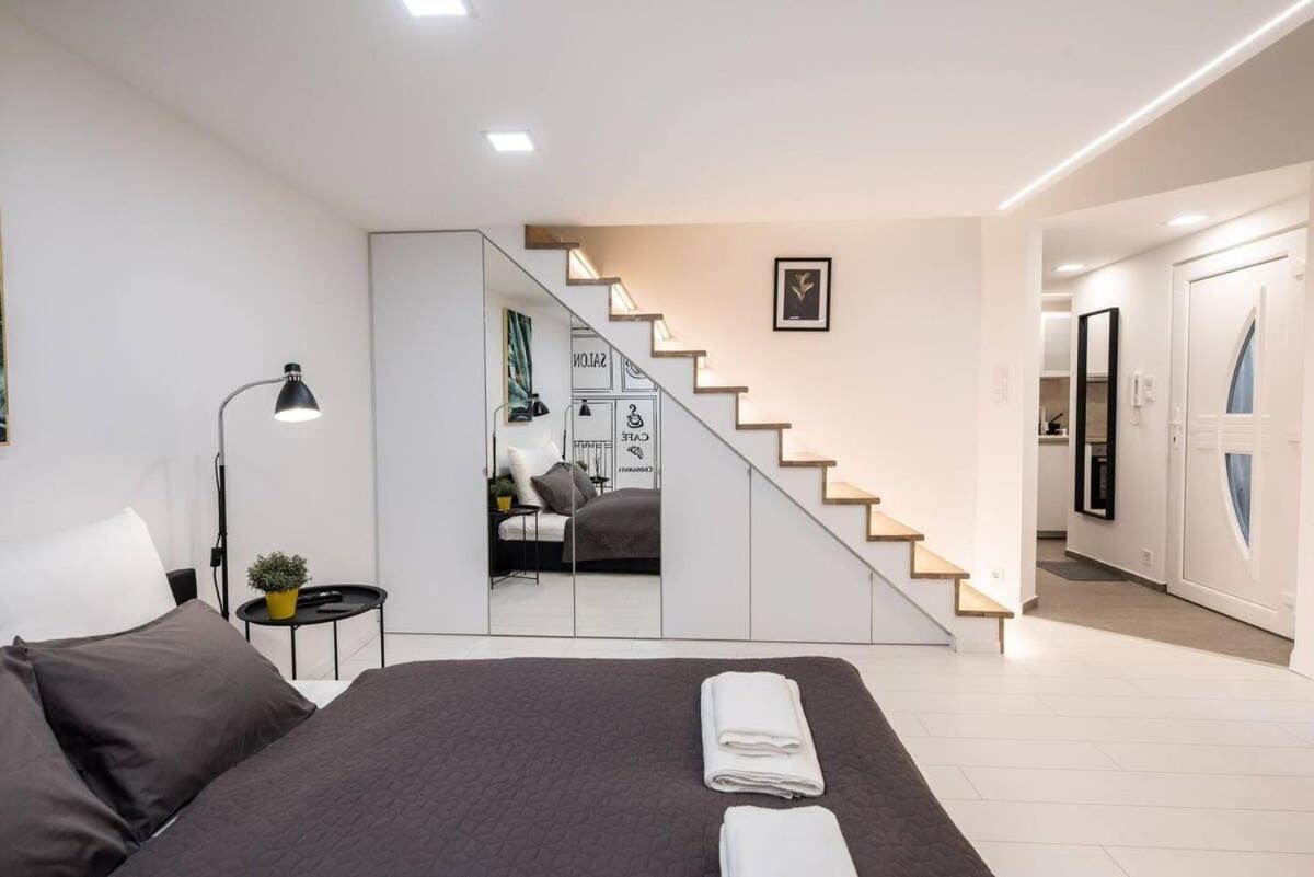 Renovated Design Apartment Close To The Danube Будапеща Екстериор снимка